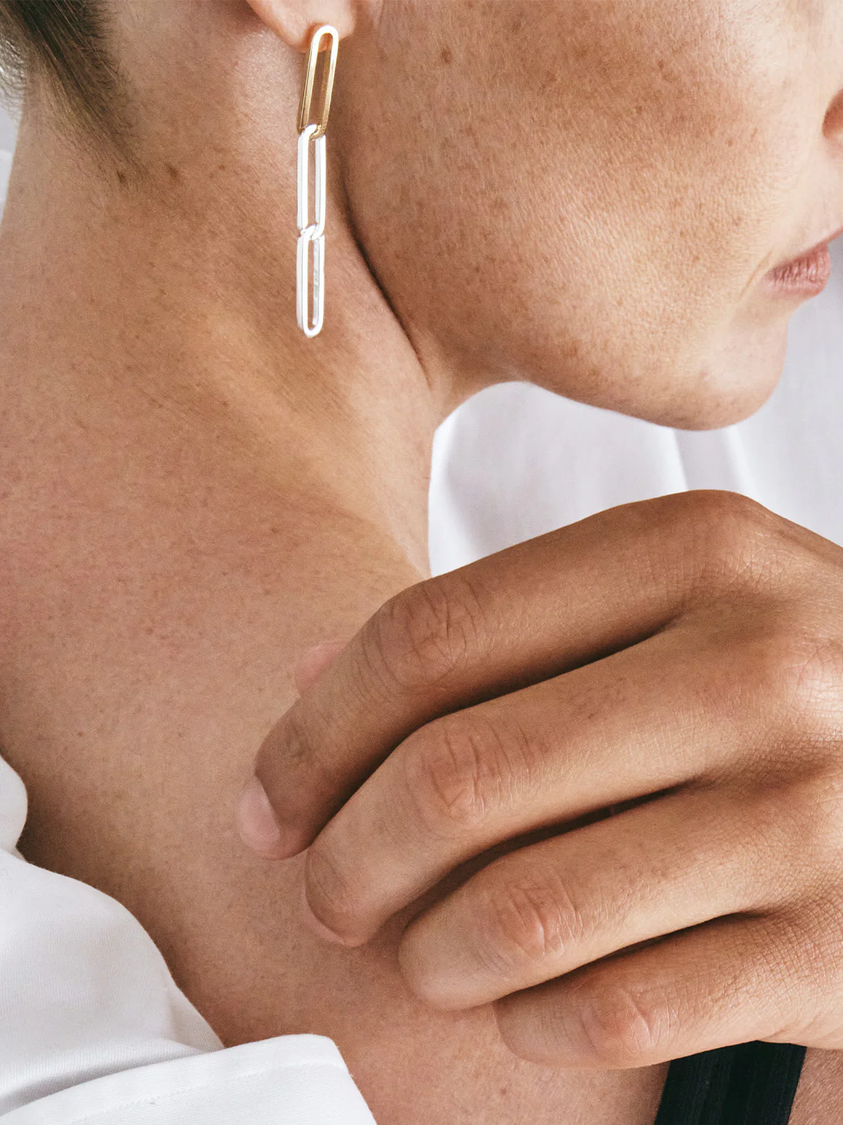 THE SIGH III EARRING - Image 4